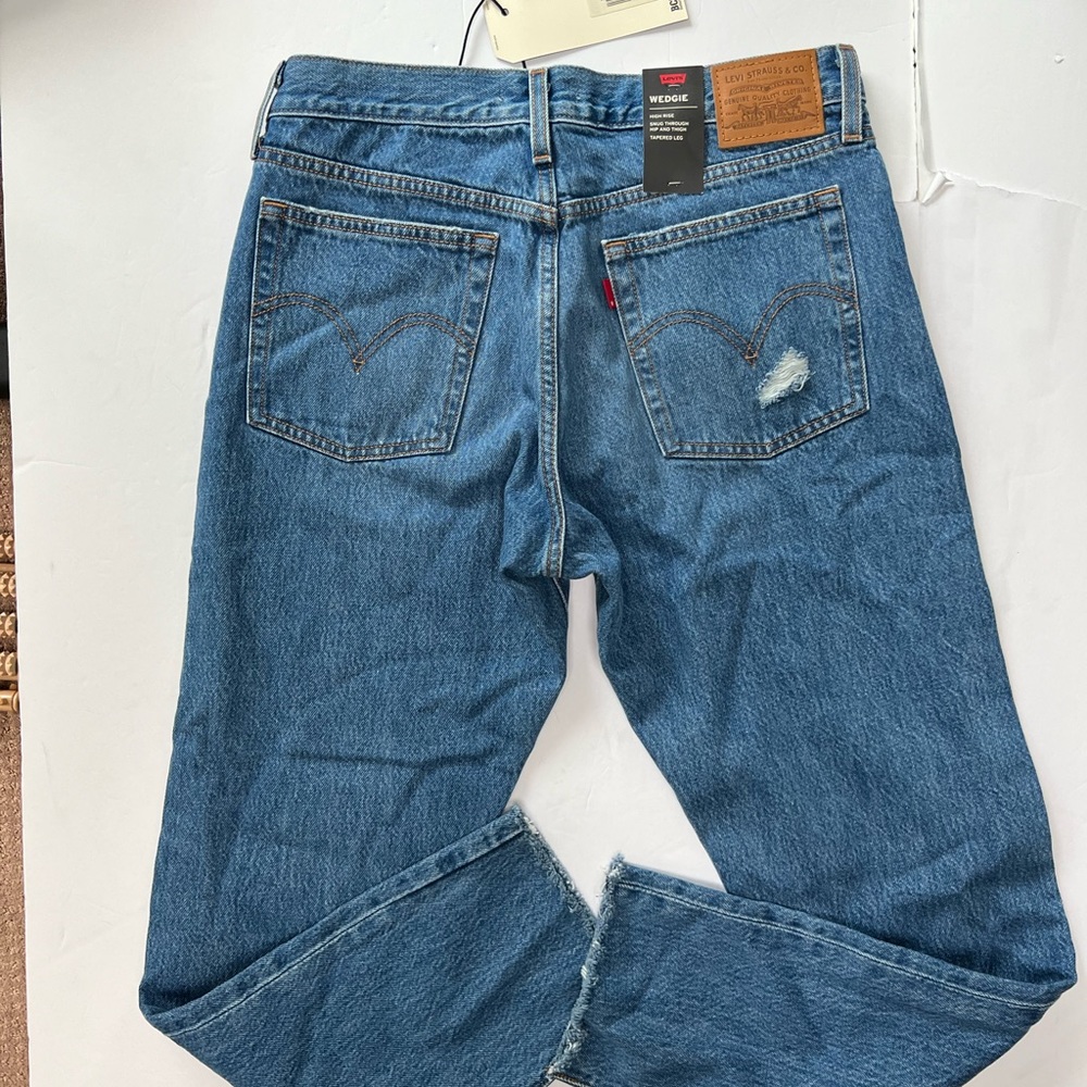 NWT Levi’s Wedgie High Rise - Picture 5 of 8